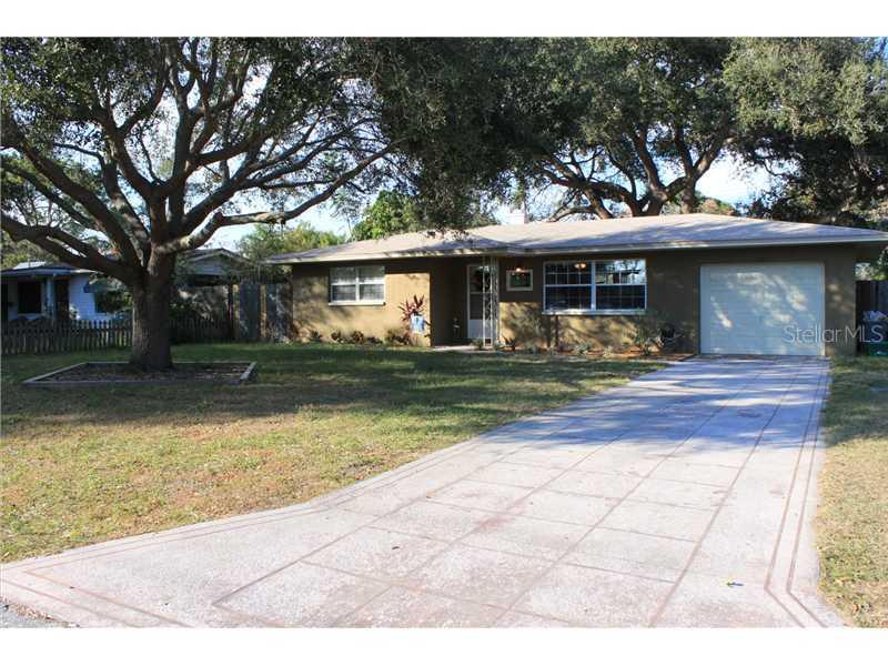 11051 101st Ave., Seminole, FL 33772