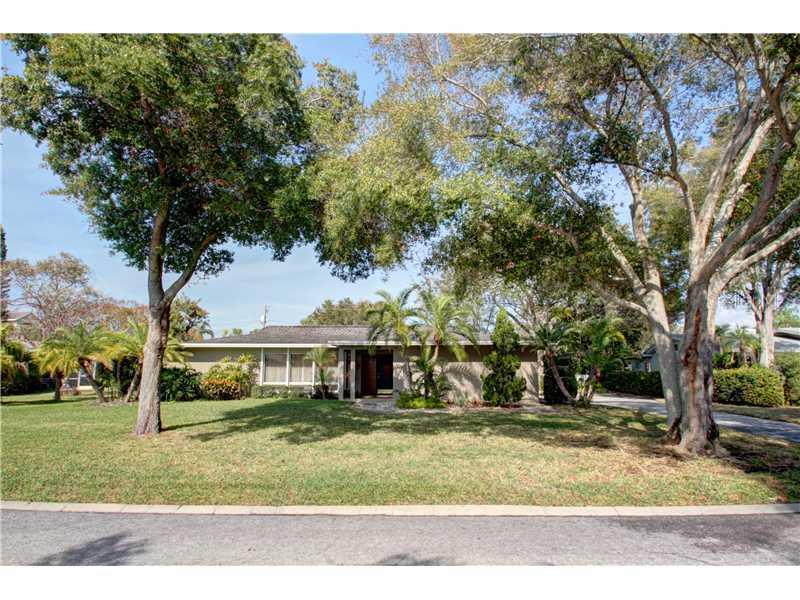 814 Jacaranda Dr., Largo, FL 33770