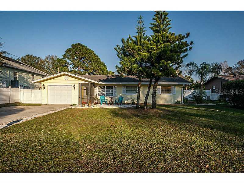 810 Eunice Dr., Tarpon Springs, FL 34689