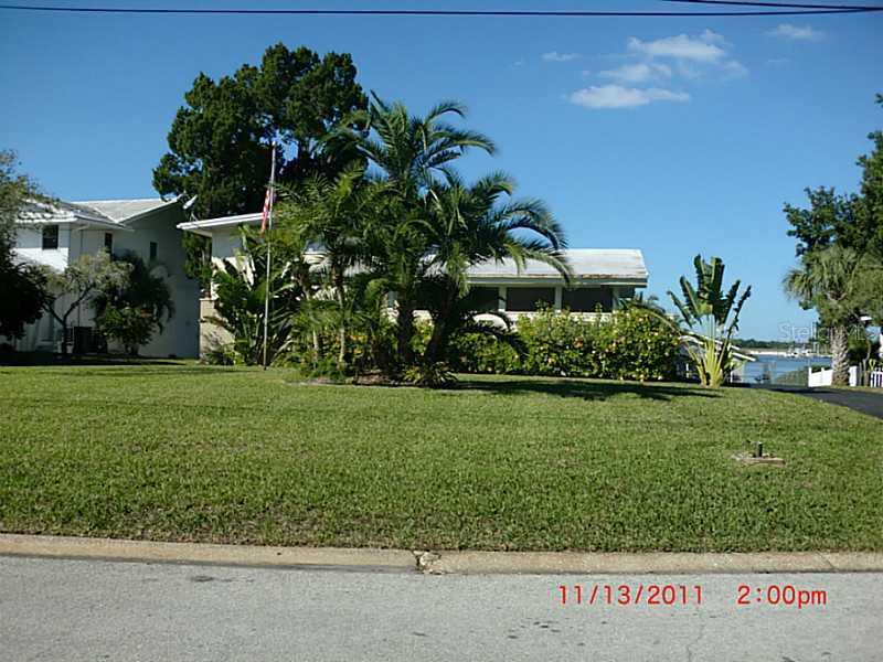915 Bayshore Dr., Tarpon Springs, FL 34689
