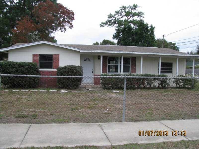 1202 E Boyer St., Tarpon Springs, FL 34689