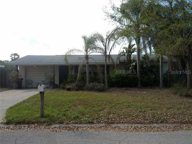 10144 Santiago Ct., Seminole, FL 33776