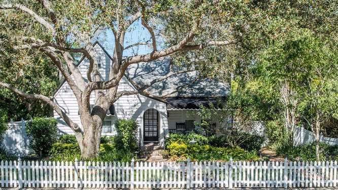 155 19th Ave., St Petersburg, FL 33704