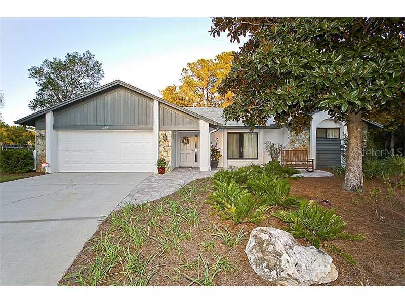 3239 Oakwood Pl., Tarpon Springs, FL 34688