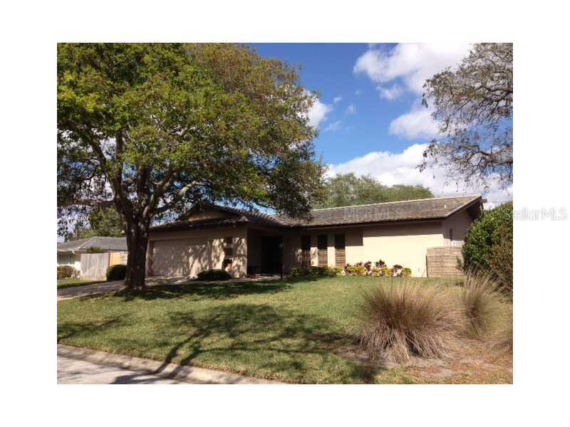 10239 Bay Hills Dr., Largo, FL 33774