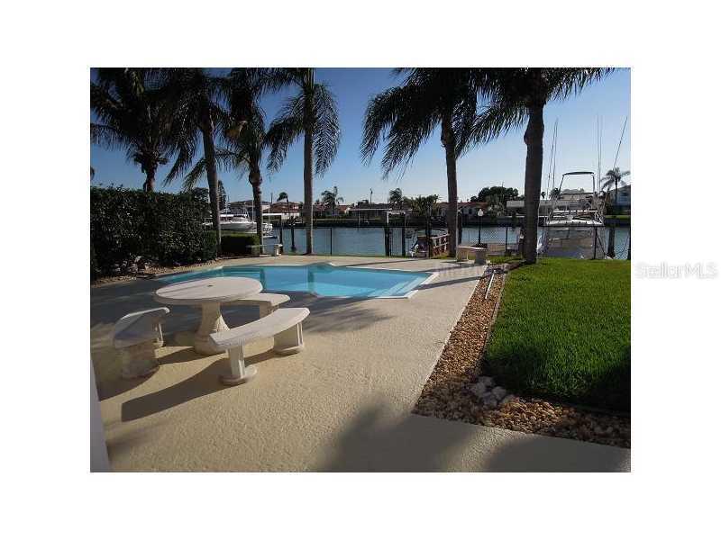 11800 7th St., Treasure Island, FL 33706