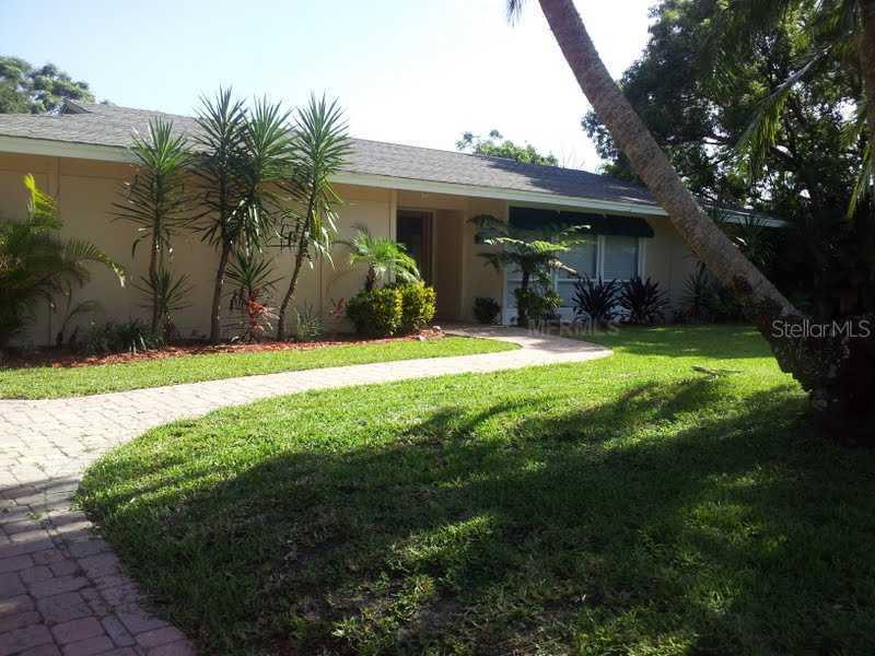 811 Jacaranda Dr., Largo, FL 33770