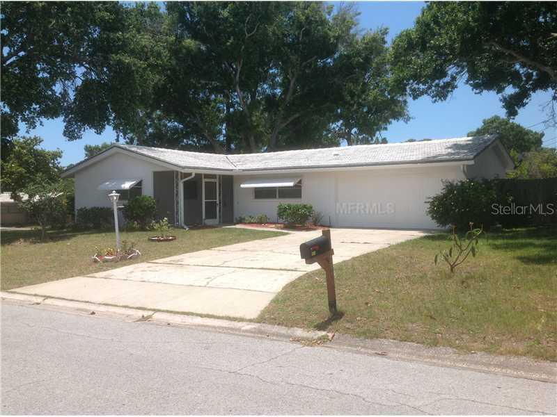 2040 Pine Ridge Dr., Clearwater, FL 33763