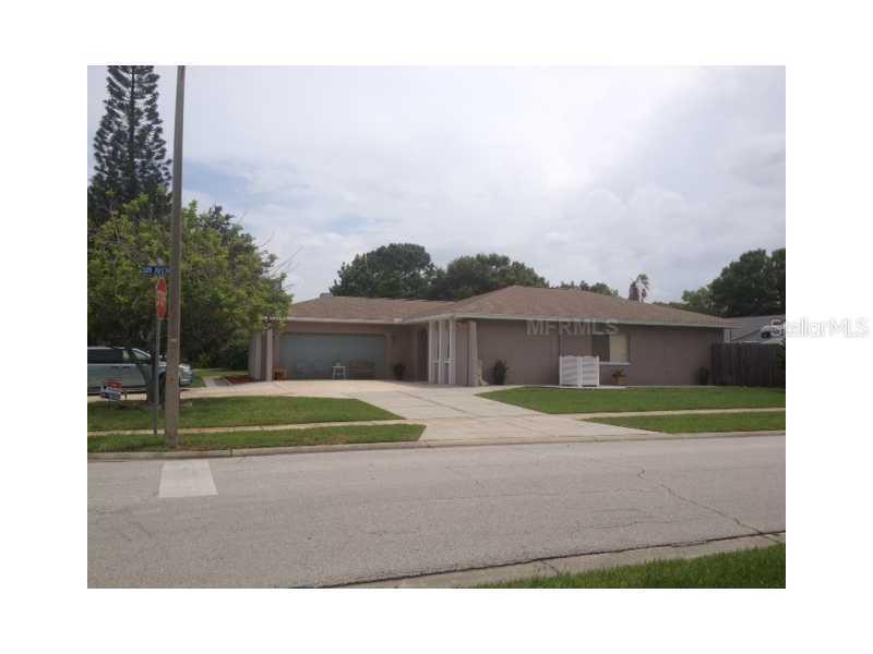 10862 Oakhaven Dr., Pinellas Park, FL 33782