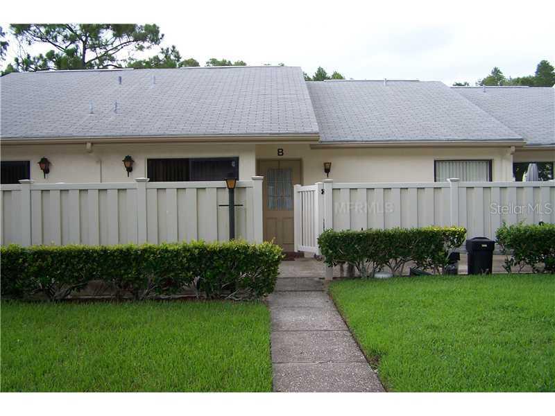 1366 Pine Glen Ln. #B, Tarpon Springs, FL 34688