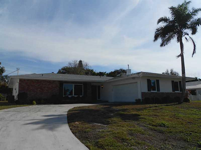 203 Orangewood Ln., Largo, FL 33770