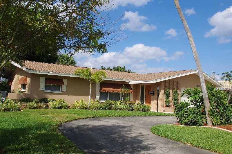 1389 40th Ave., St Petersburg, FL 33703
