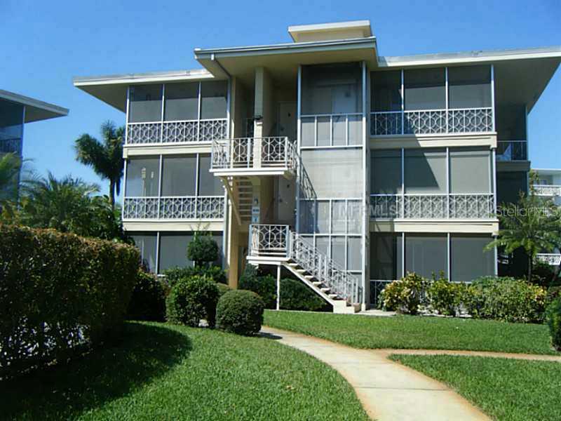 1036 N Shore Dr. #2, St Petersburg, FL 33701