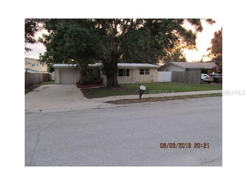 818 Helena Dr., Largo, FL 33770