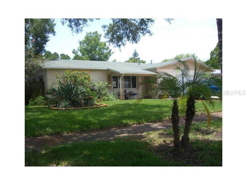 9262 78th Pl., Seminole, FL 33777