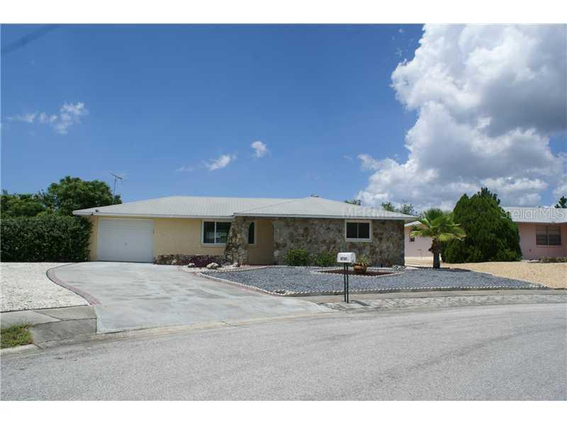 8747 Hemlock Ln., Port Richey, FL 34668