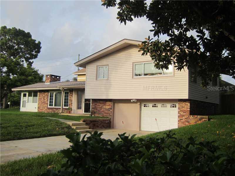 1233 Holiday Dr., Tarpon Springs, FL 34689