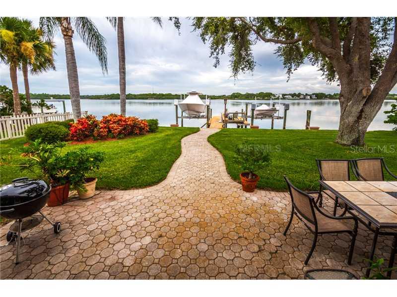 150 Carlyle Dr., Palm Harbor, FL 34683