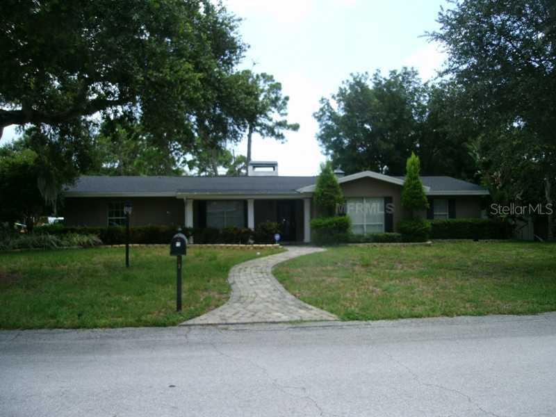 801 Alamanda Dr., Largo, FL 33770