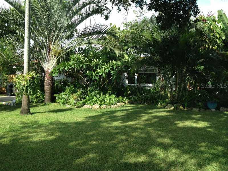 9805 Oak St., St Petersburg, FL 33702