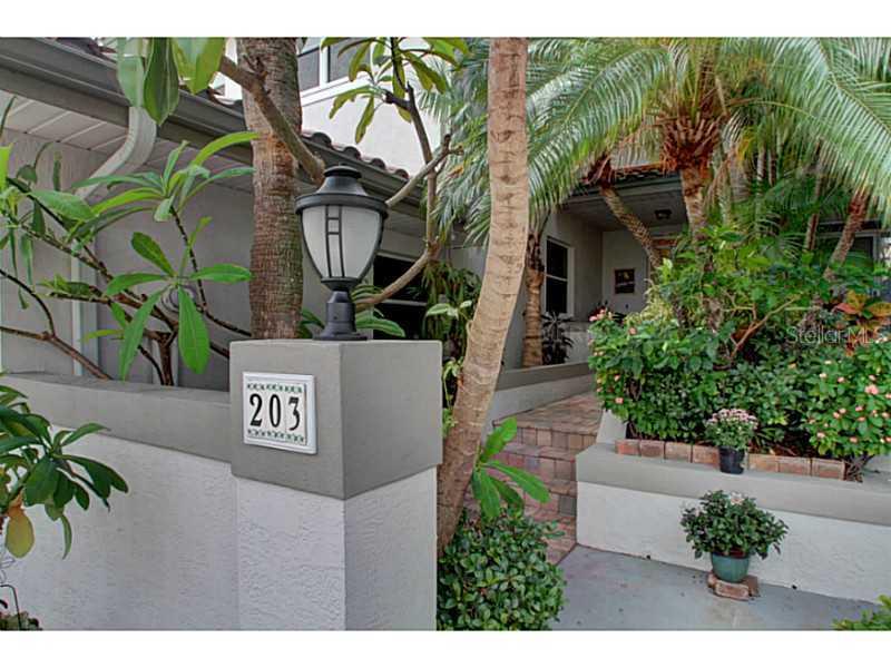 903 Pinellas Bayway #203, Tierra Verde, FL 33715