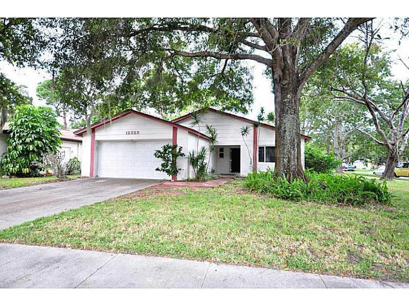 12323 68th St., Largo, FL 33773
