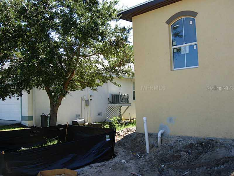 1019 Lake Avoca Pl., Tarpon Springs, FL 34689