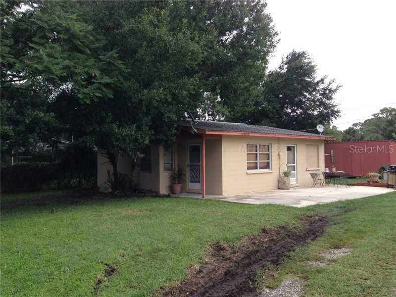 402 Pinewood Ave., Nokomis, FL 34275