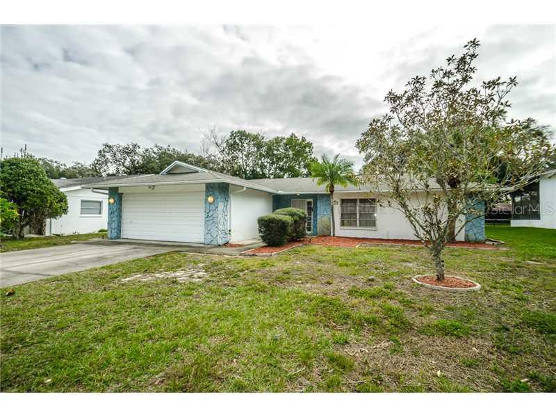 1423 Garden Ave., Tarpon Springs, FL 34689