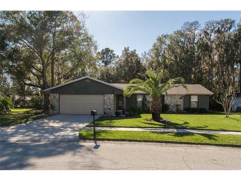 704 Sweetbriar Dr., Oldsmar, FL 34677