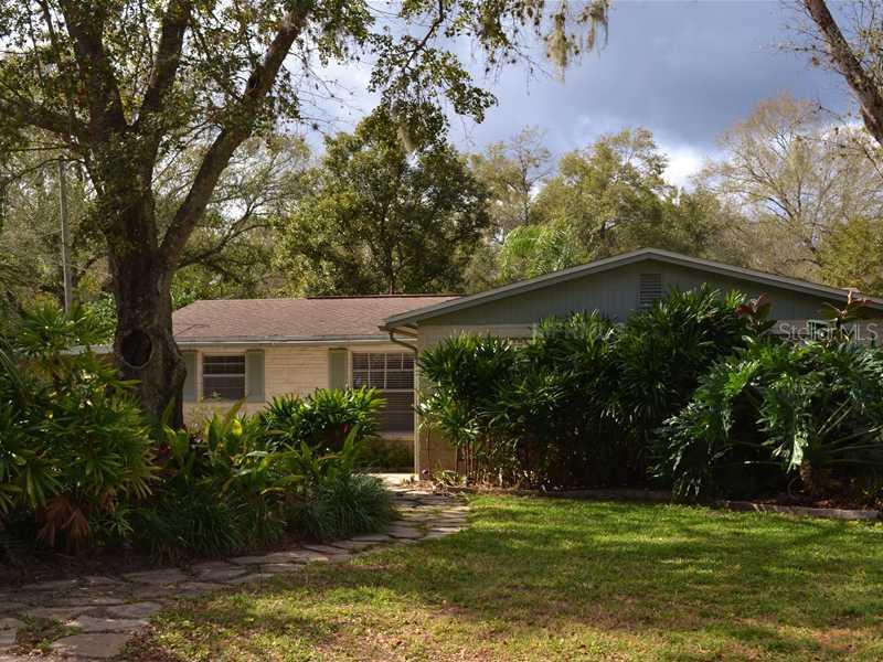 1403 N Bracewell Dr., Plant City, FL 33563