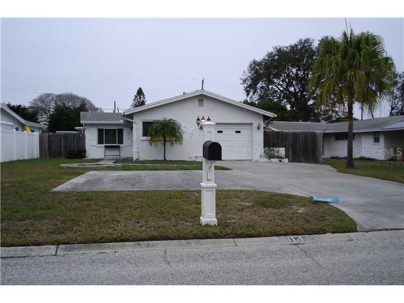 10449 Orange Blossom Ln., Seminole, FL 33772