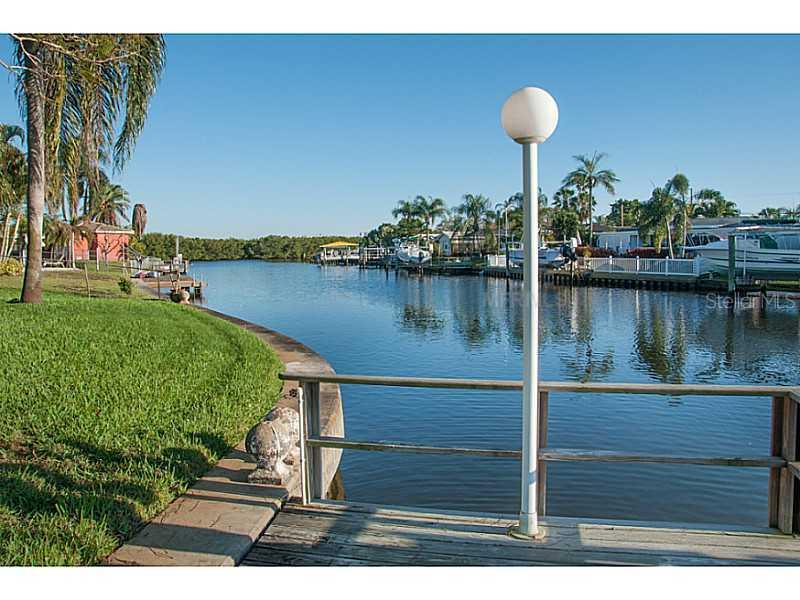 9666 Oak St., St Petersburg, FL 33702