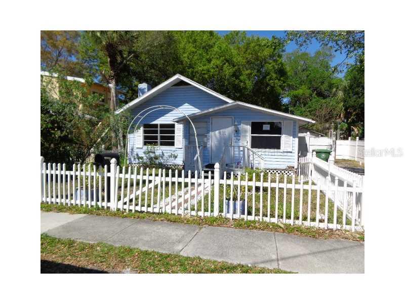 1704 Ballard Park Dr., Bradenton, FL 34205