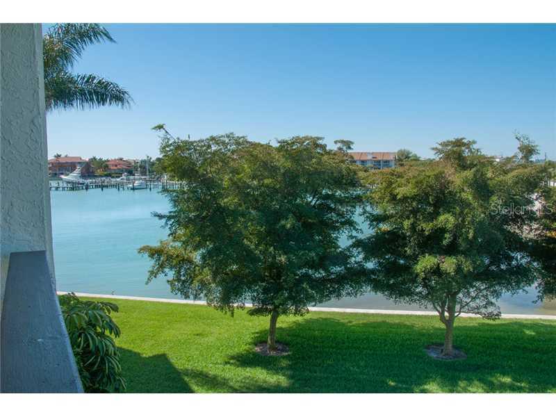 106 1st St. #212, Tierra Verde, FL 33715
