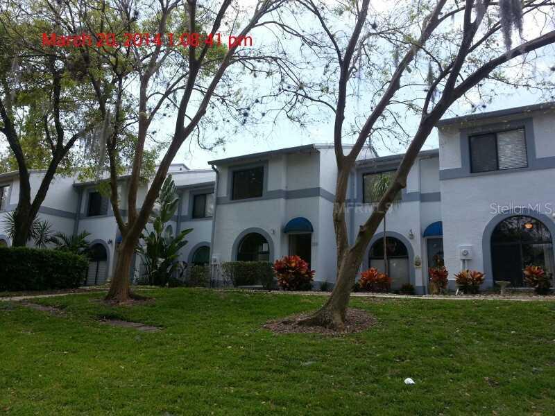 3590 Whispering Oaks Ln. #5, Palm Harbor, FL 34684