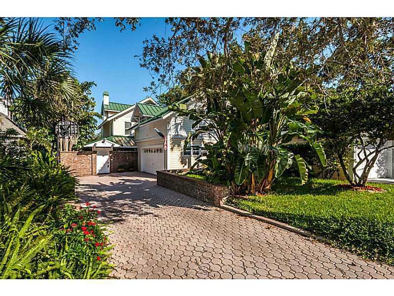 34 Central Ct., Tarpon Springs, FL 34689