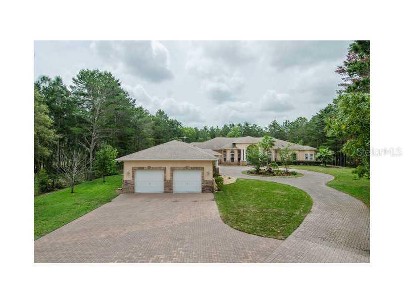 9402 Sand Pines Ct., Weeki Wachee, FL 34613