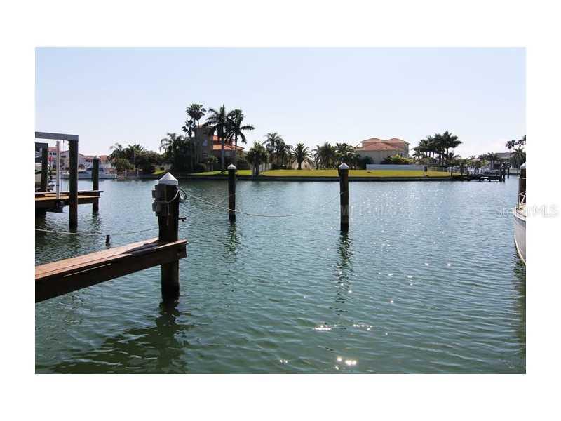 557 Pinellas Bayway #103, Tierra Verde, FL 33715