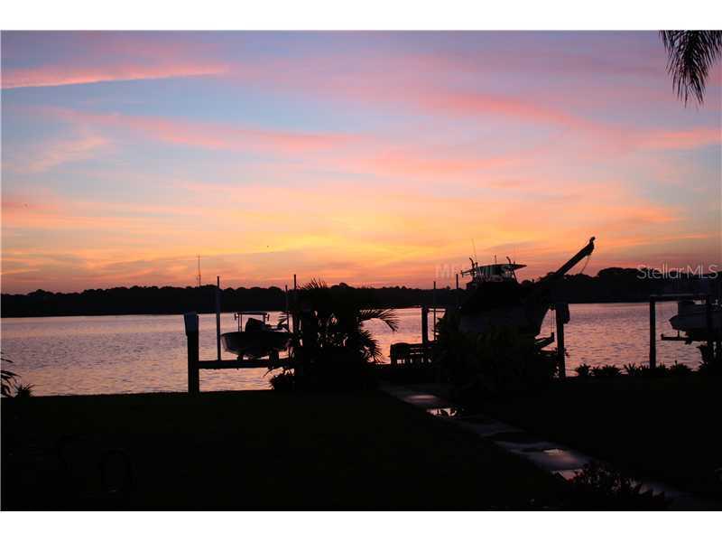 156 Carlyle Dr., Palm Harbor, FL 34683