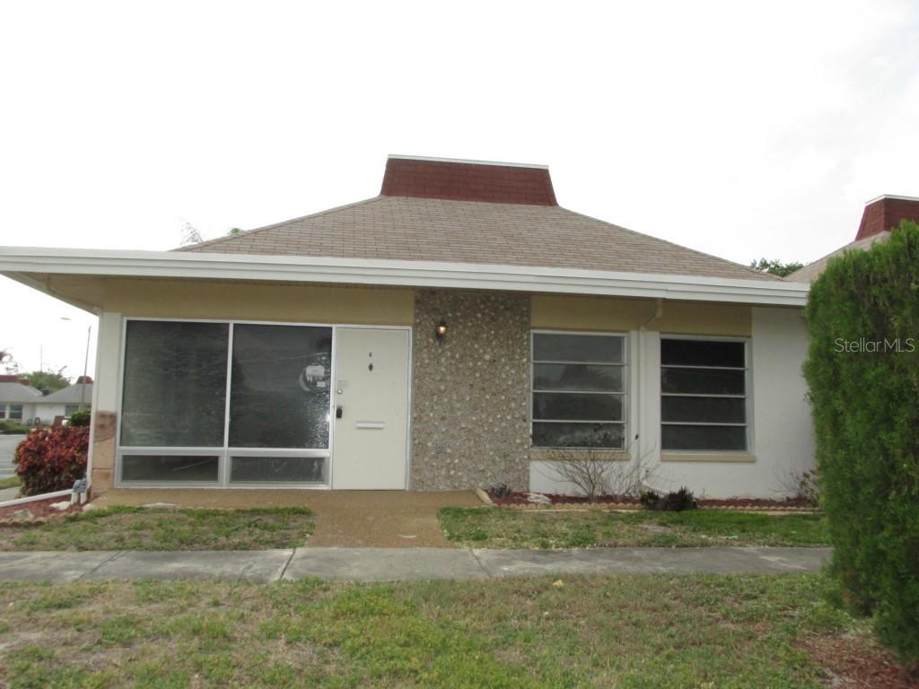 4359 Tahitian Gardens Cir. #E, Holiday, FL 34691