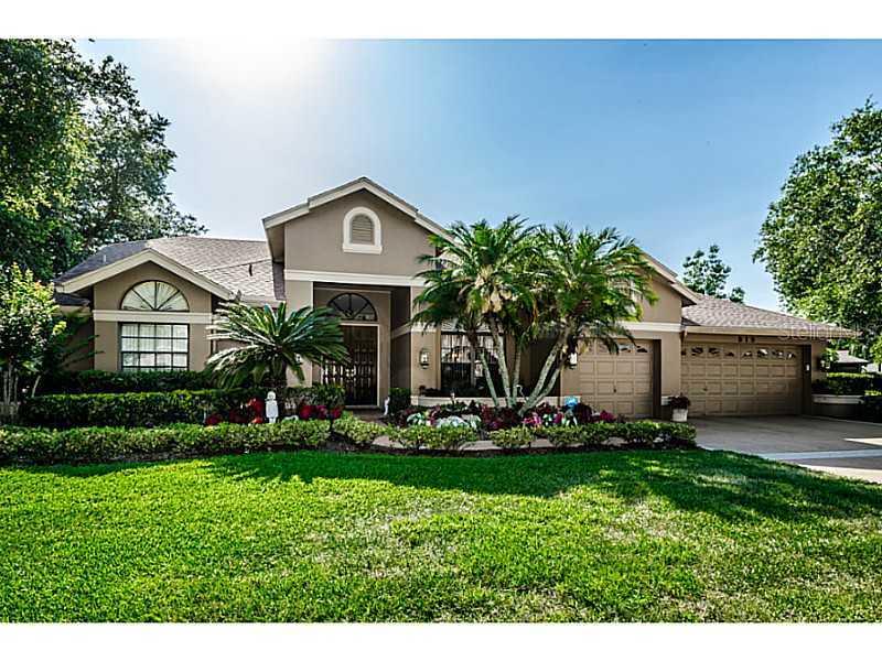 818 Centerwood Dr., Tarpon Springs, FL 34688