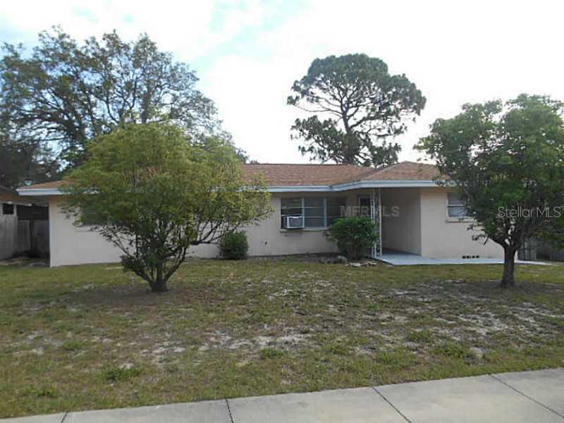 1305 E Oakwood St., Tarpon Springs, FL 34689