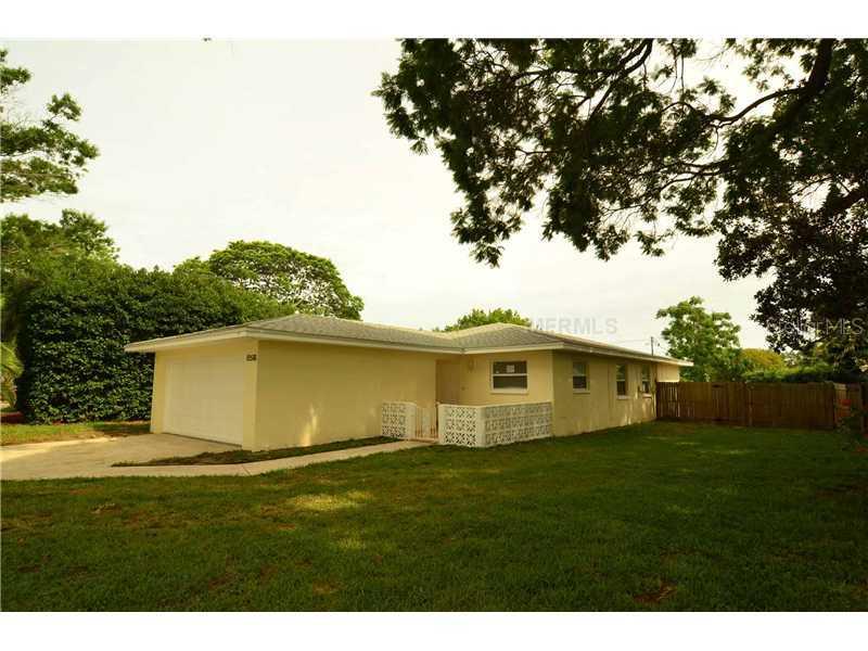 10581 Blossom Lake Dr., Seminole, FL 33772