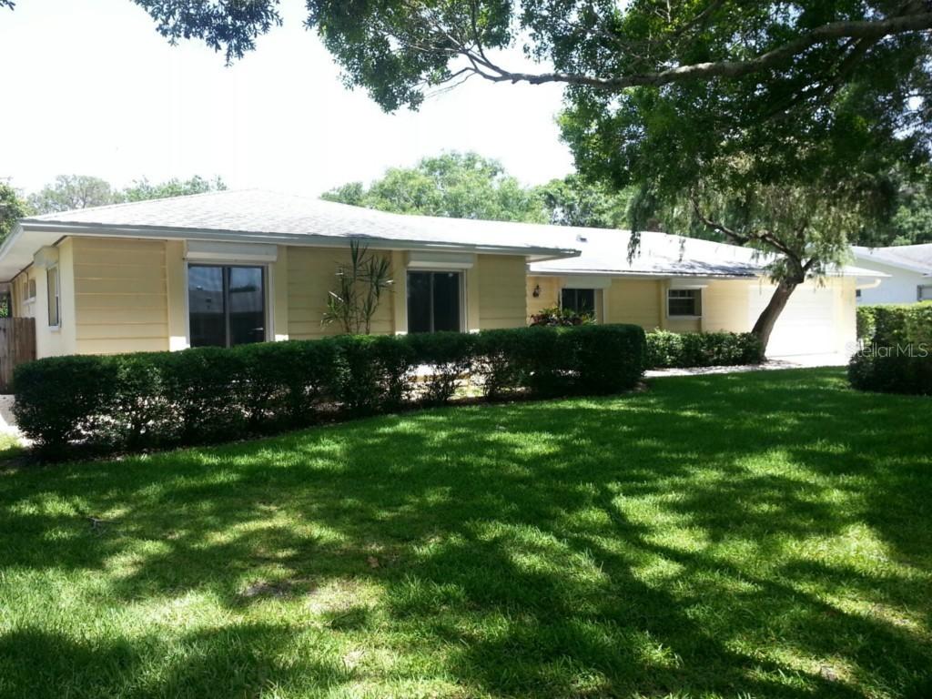 1349 Harbor Lake Dr., Largo, FL 33770