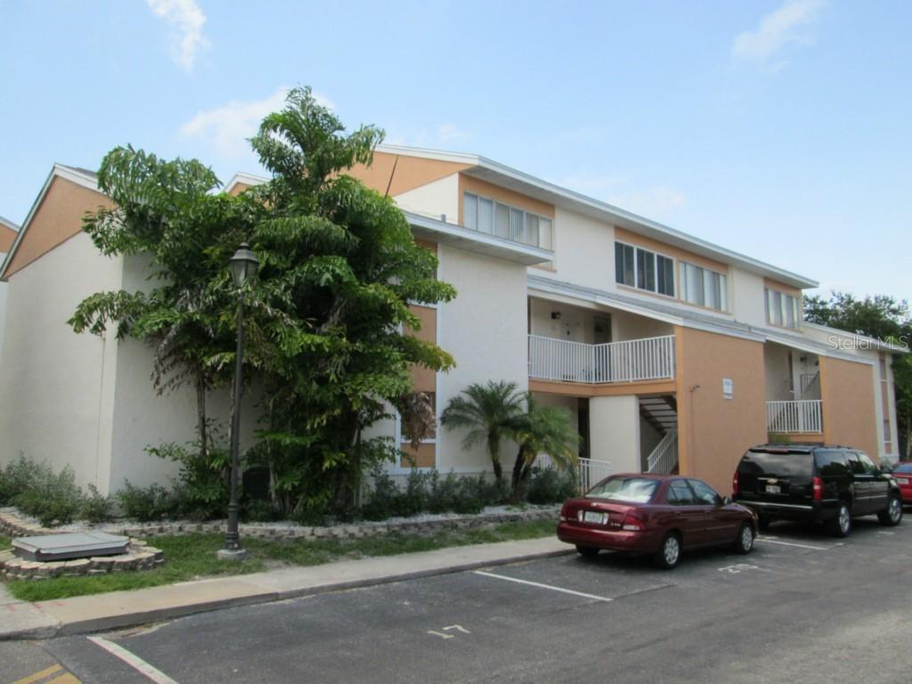 592 100th Ave. #102, St Petersburg, FL 33702