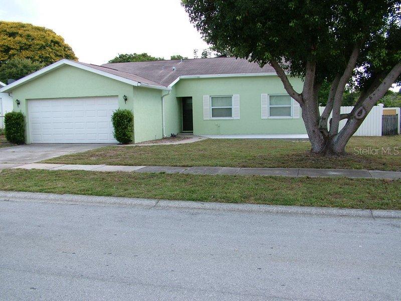 2698 Knoll St., Palm Harbor, FL 34683