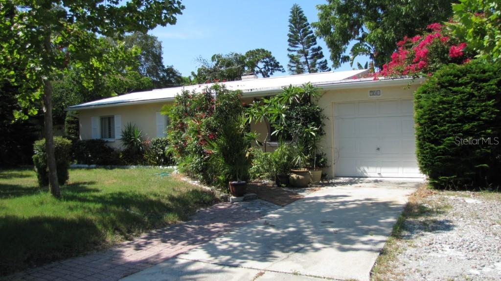 751 Bayshore Dr., Tarpon Springs, FL 34689