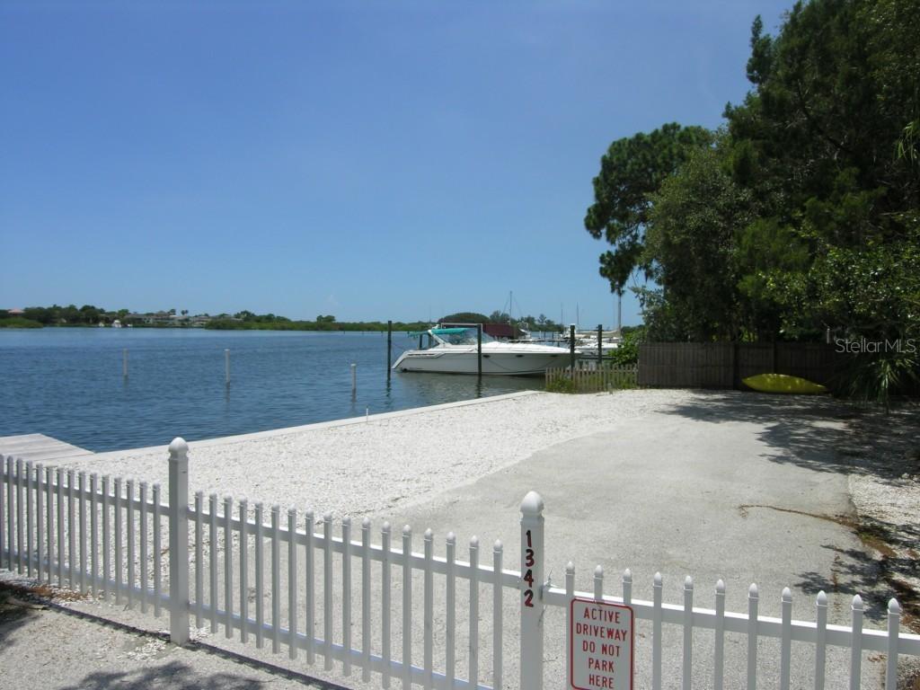 1342 Riverside Ave., Tarpon Springs, FL 34689