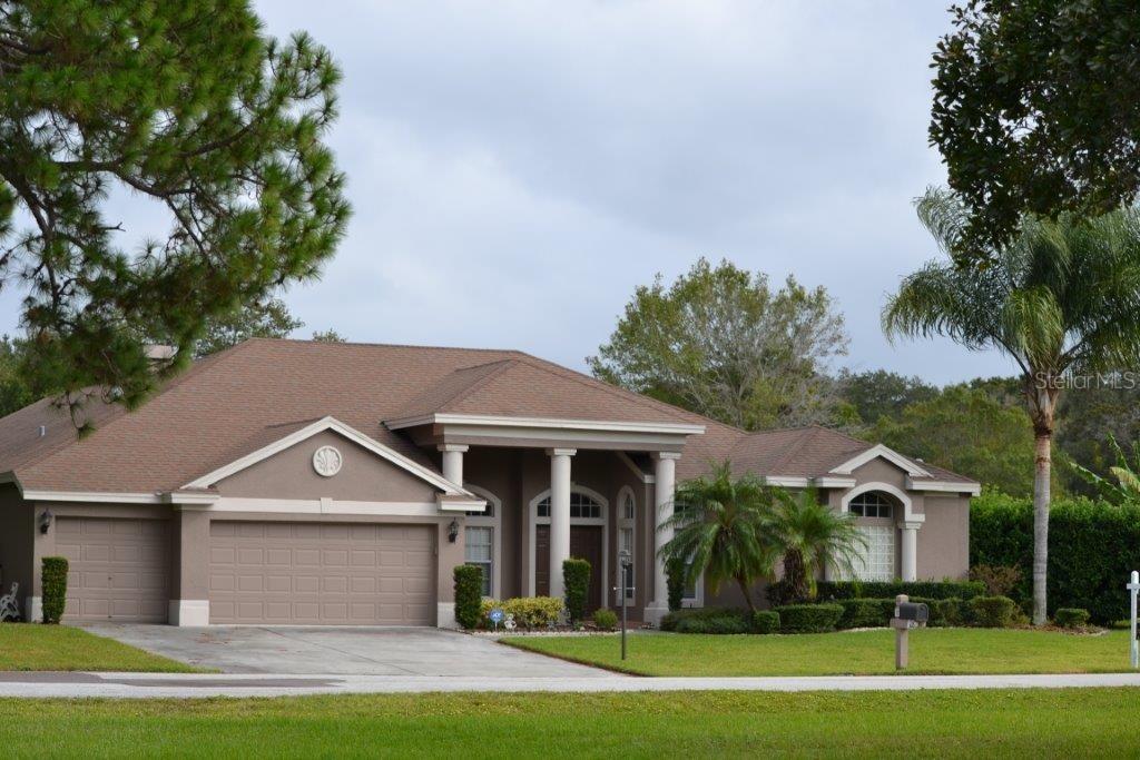 126 Garland Cir., Palm Harbor, FL 34683